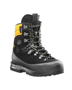 HAIX PROTECTOR ALPIN on Saksamaa kvaliteet. 3 Lõikeklassi turvasaabas on jäiga tallaga ja v'imaldab kinnitada tallale naelad.
